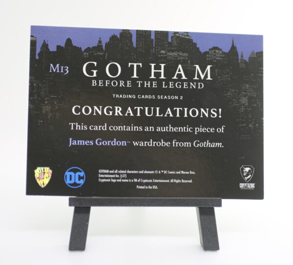 ⁦Cryptozoic Gotham Season 2 Ben McKenzie Wardrobe Relic #M13⁩ - الصورة ⁦2⁩